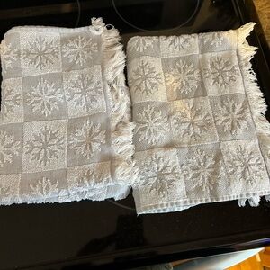 Snowflake Patterned Towels